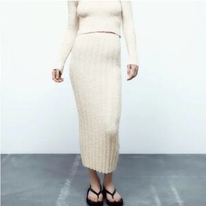 Cream Ribbed beige skirt